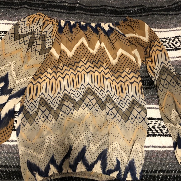 No shoulder woman’s blouse - Picture 2 of 4